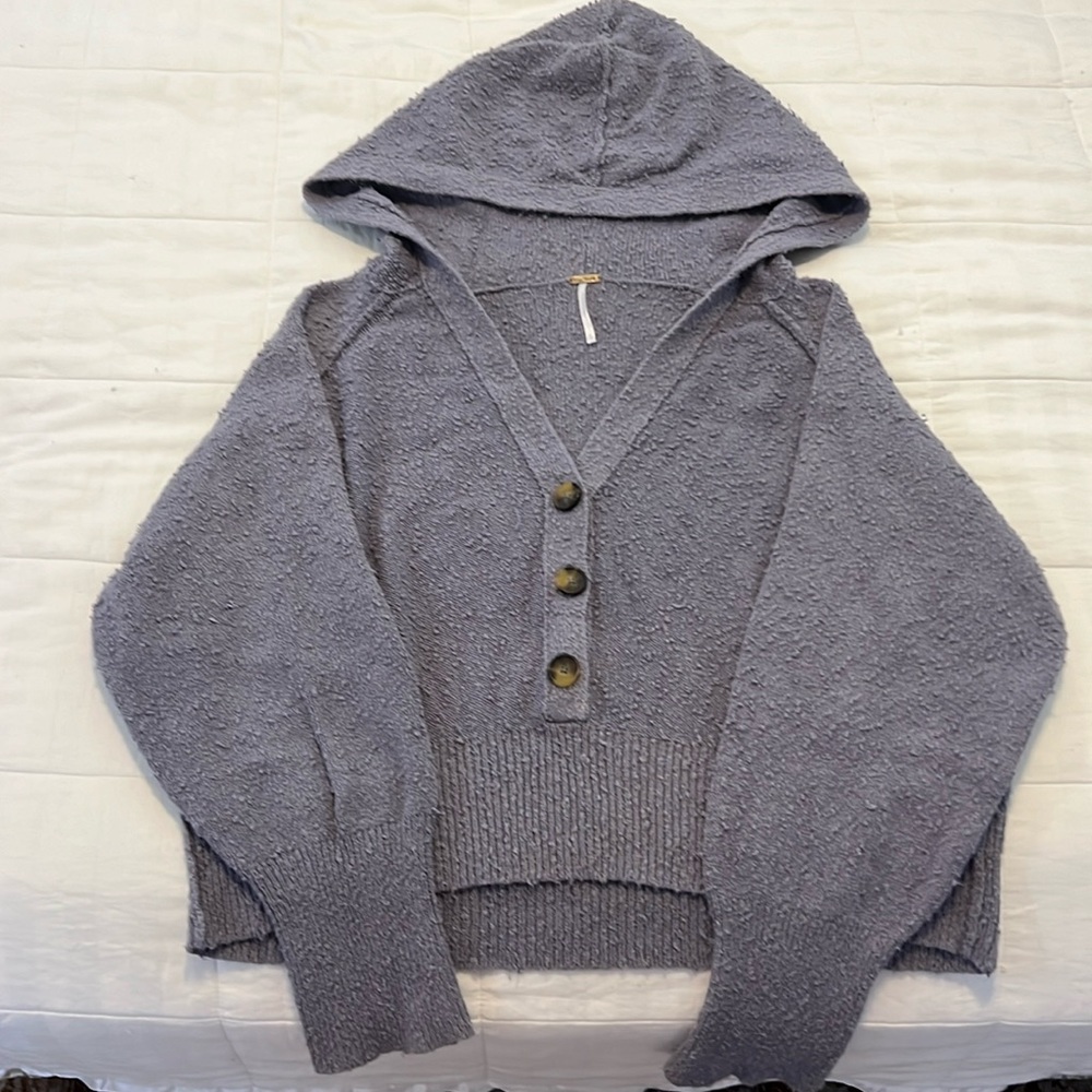 Free People,cropped cardigan,very pretty gray blue. Size XL. Comfy soft